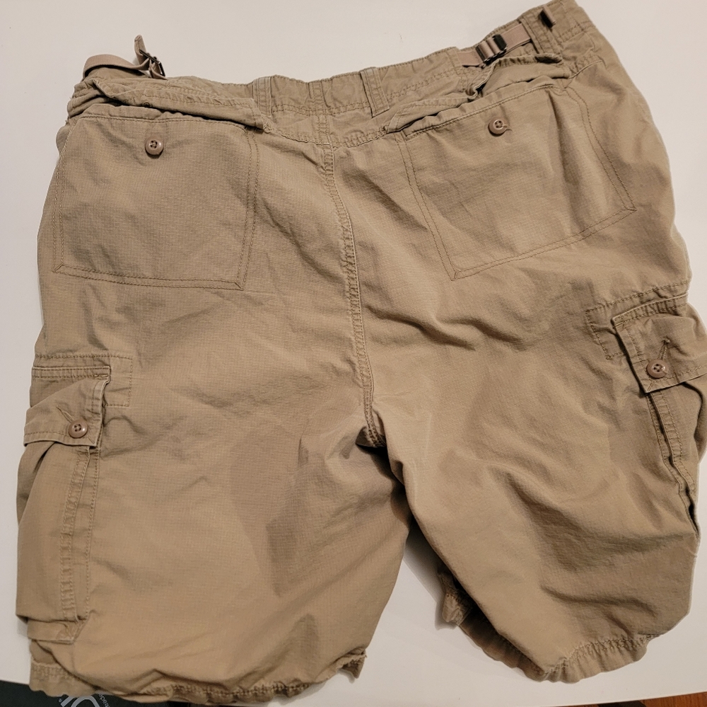 COPY - Mens Nautica cargo shorts khaki color size 36 with 10" inseam